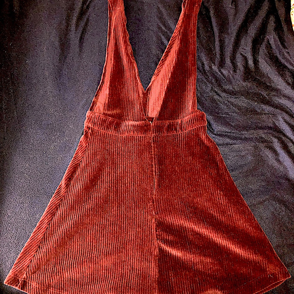 HP 🎉 Burgundy Overalls Skirt - Picture 6 of 13